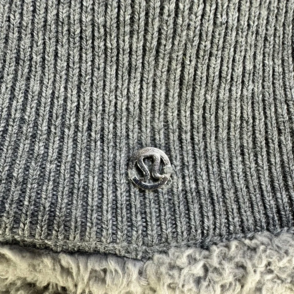 Lululemon Beanie Womens O/S Gray Merino Wool Faux Fur Lined Knit Winter Hat